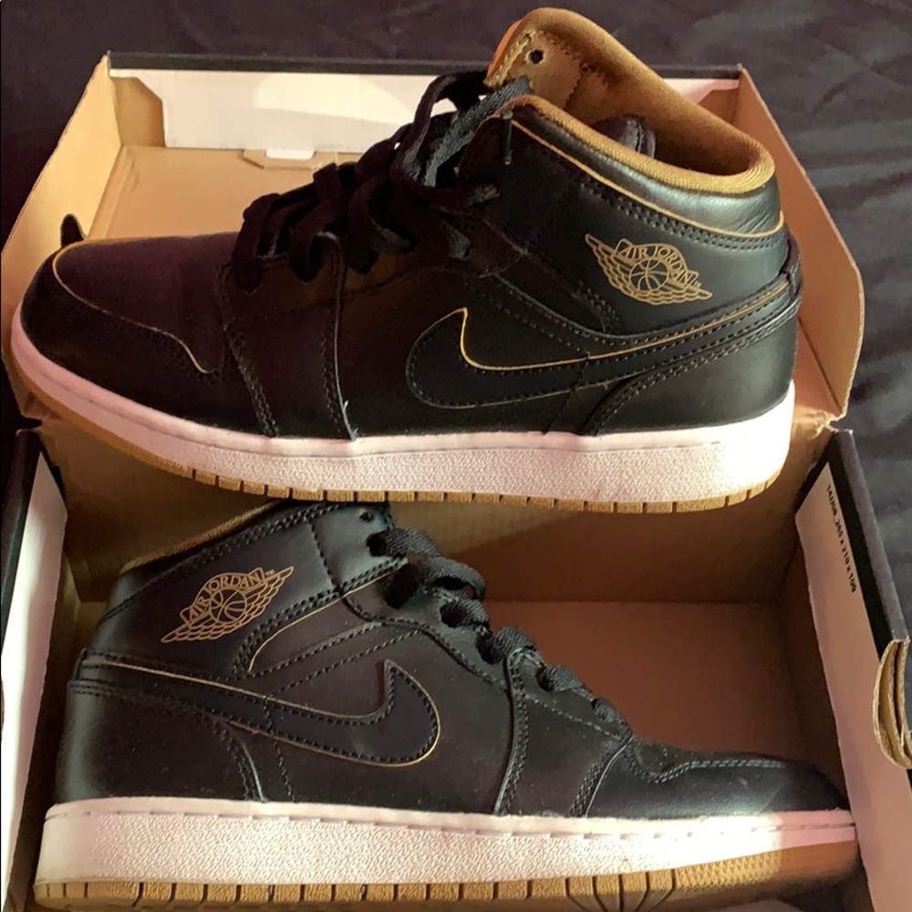 Air Jordan 1 Mid